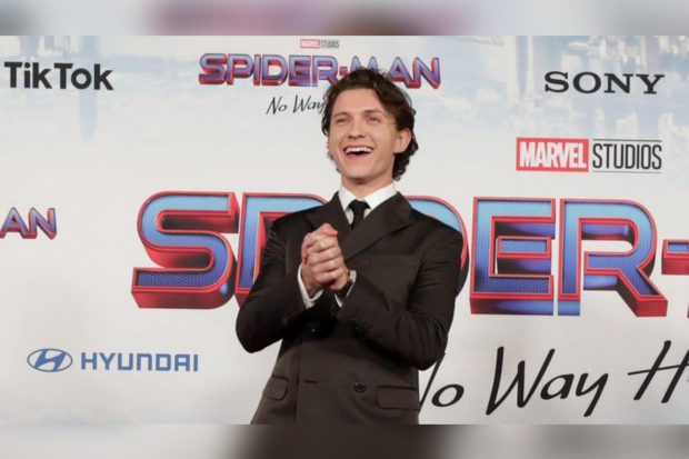 Tom Holland kembali main di film Spider-Man 4