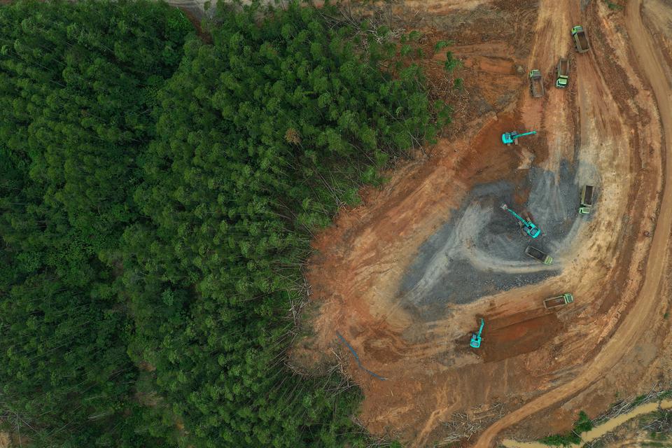 Foto udara suasana proyek pembangunan Rumah Tapak Jabatan Menteri di Kawasan Inti Pusat Pemerintahan Ibu Kota Negara, Sepaku, Kabupaten Penajam Paser Utara, Kalimantan Timur, Selasa (28/2//2023). 