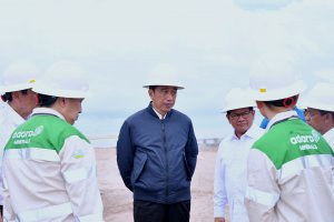 Presiden Jokowi Tinjau Pembangunan Smelter Aluminium Adaro