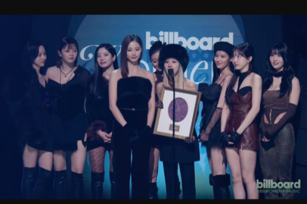 TWICE Menang Penghargaan Breakthrough Artist Awards di Billboard Women In Music 