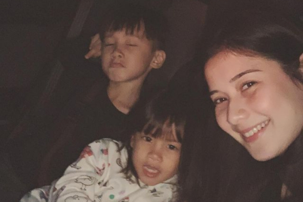 Iris Wullur dan Anak-Anak