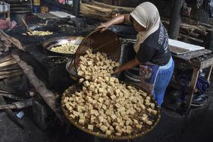 IMPOR KEDELAI UNTUK PRODUSEN TAHU TEMPE
