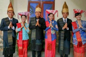 Pakaian Adat Sumatra Utara