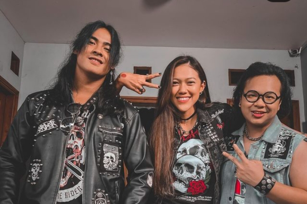 Renaga Tahier dan pemain di Para Pencari Tuhan Jilid 16