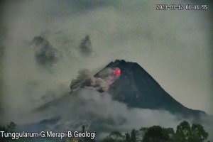 awan panas guguran di Gunung Merapi pada 12 Maret 2023 Pukul 01.11 WIB