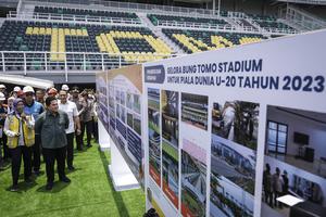 KETUM PSSI TINJAU STADION GELORA BUNG TOMO