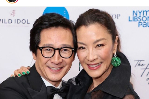 Ke Huy Quan dan Michelle Yeoh