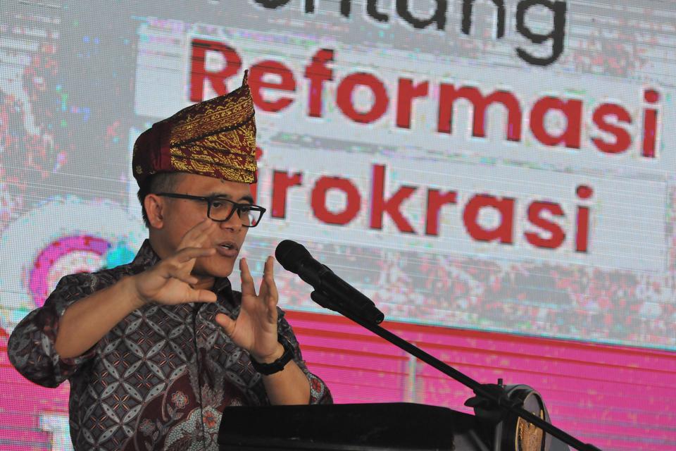Jokowi tunjuk Azwar Anas gantikan Mahfud MD