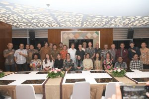 Menteri Keuangan Sri Mulyani saat bertemu influencer serta pegiat seni serta olahraga di Kemenkeu, Jakarta, Jumat (17/3). Foto: Kemenkeu.