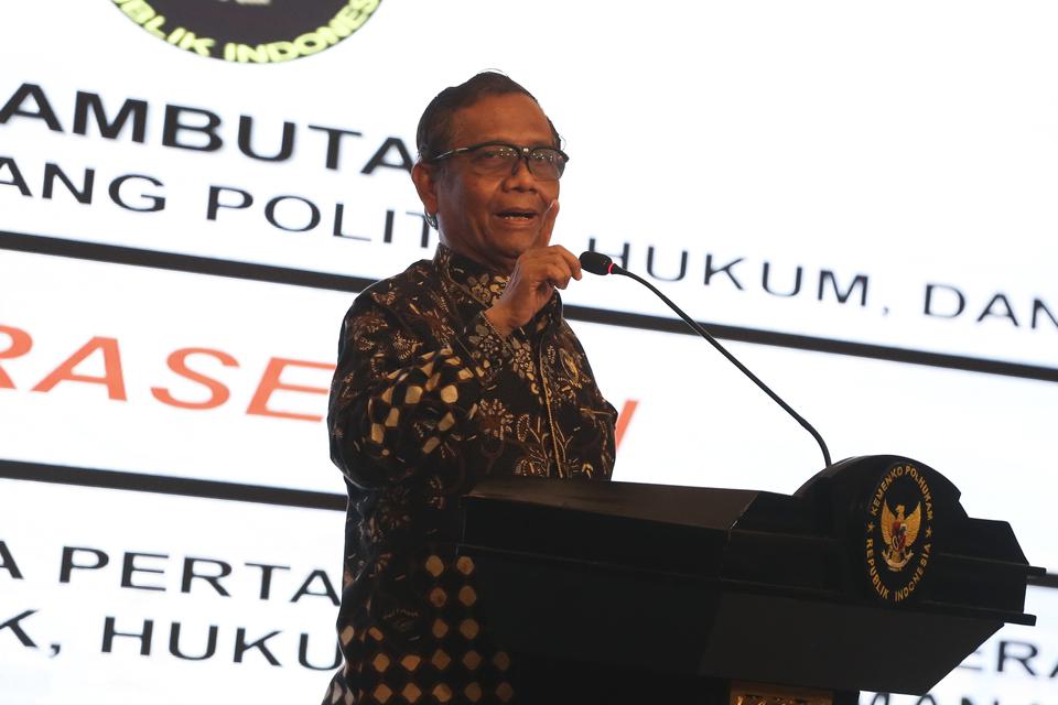 Menko Polhukam Mahfud MD memberikan paparan pada sarasehan di Jakarta, Selasa (21/3/2023). S