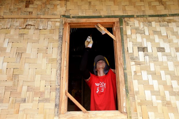 Prudential Indonesia bersama Prudential Foundation menyalurkan bantuan kepada korban gempa bumi Cianjur, Jawa Barat, Jumat (17/3). Bantuan berupa pembangunan 10 unit hunian sementara, 5 unit barak, dan 10 unit MCK (mandi, cuci, kakus).