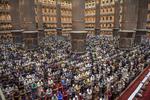 SHALAT TARAWIH PERTAMA DI MASJID ISTIQLAL