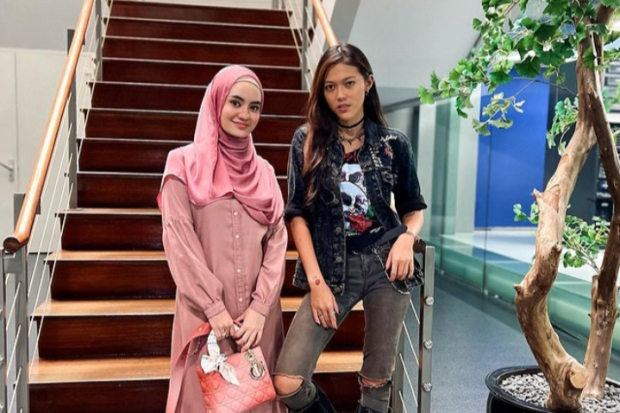 Janis Aneira dan Cindy Nirmala di Sinetron Para Pencari Tuhan Jilid 16