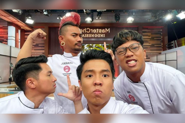 Ami bersama dengan peserta Masterchef 10 lain