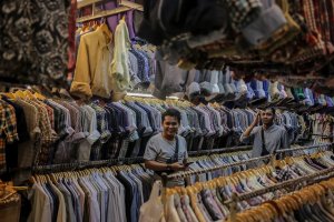 Penjualan Pakaian Bekas Impor di Pasar Senen