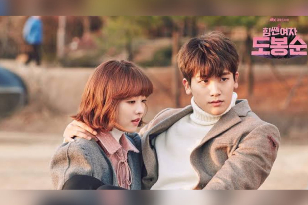 Park Bo Young dan Park Hyung Sik di drama Strong Woman Do Bong Soon