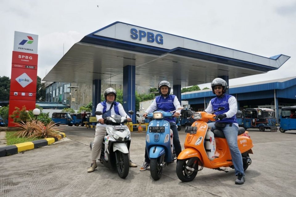 Subholding Gas Pertamina, PT PGN Tbk bersama PT Gagas Energi Indonesia selaku Anak Perusahaan, melaksanakan uji coba penggunaan Compressed Natural Gas (CNG) sebagai Bahan Bakar Gas (BBG) pada sepeda motor (29/3/2023). 