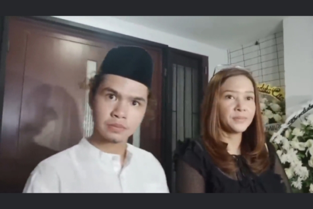 Dul Djaelani dan Maia Estianty di Rumah Duka Tisaa Biani