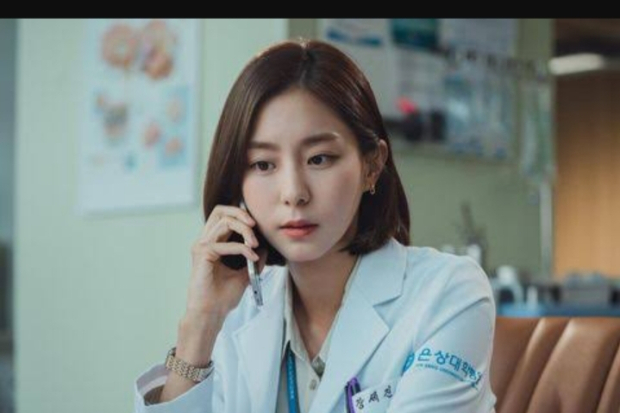 Uee di Drama Ghost Doctor