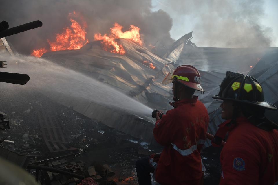 TPST Bantargebang Kebakaran, 12 Unit Damkar Dikerahkan