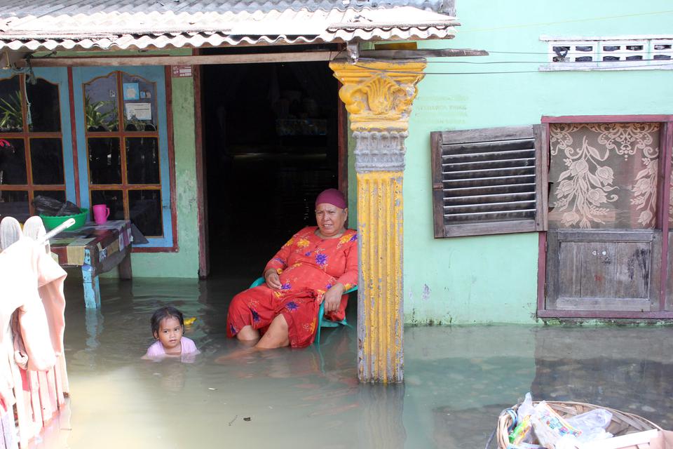 BMKG memprediksi banjir rob berpeluang terjadi di daerah pesisir Sumatra Utara, seperti Medan Belawan, Medan Marelan, dan Medan Labuhan dari 23 November hingga 1 Desember 2023. 