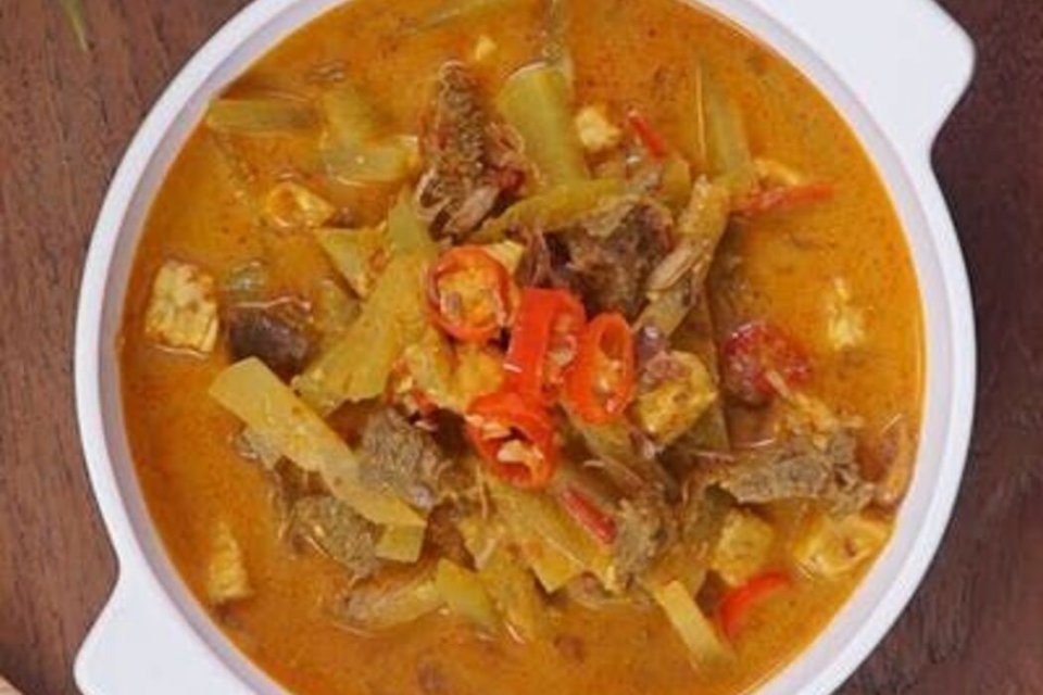 Ilustrasi Resep Ketupat sayur