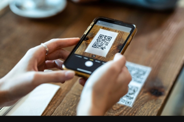 Ilustrasi Transaksi Via QR