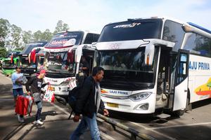 MUDIK DENGAN BUS UMUM DIPREDIKSI SEPI