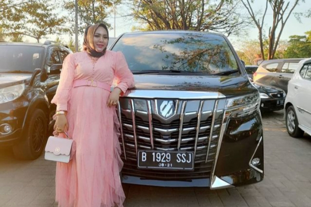 Mira Hayati