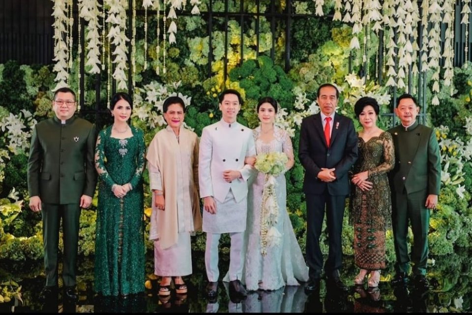 Presiden Joko Widodo menghadiri pencatatan sipil atau negara pernikahan Kevin Sanjaya dan Valencia Tanoesoedibjo, Sabtu (15/4).
