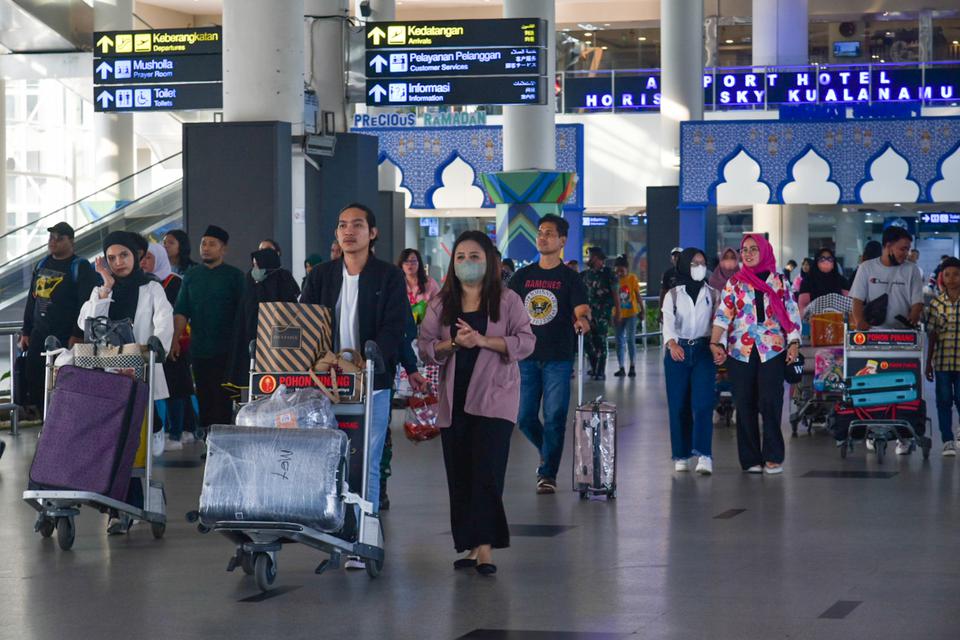 Terminal kedatangan Bandara Internasional Kualanamu, Deli Serdang, Sumatera Utara, Senin (17/4/2023). 
