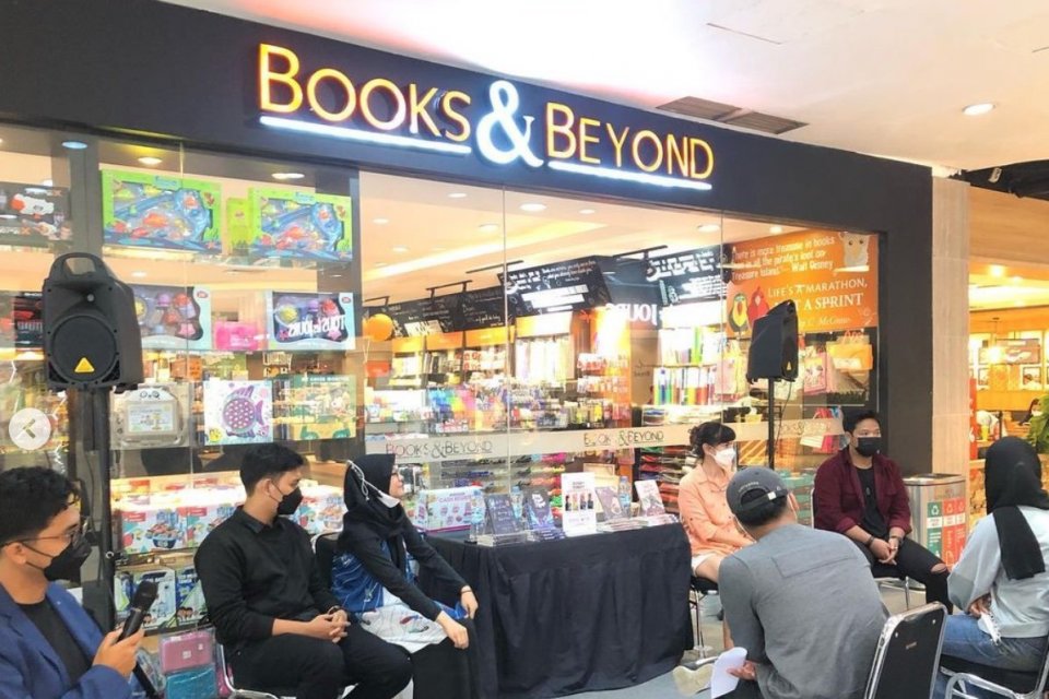 Toko buku Books & Beyond milik Grup Lippo. 