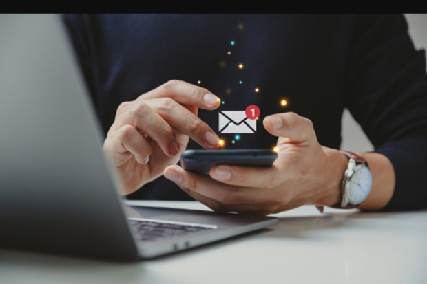 Ilustrasi Penggunaan Ponsel