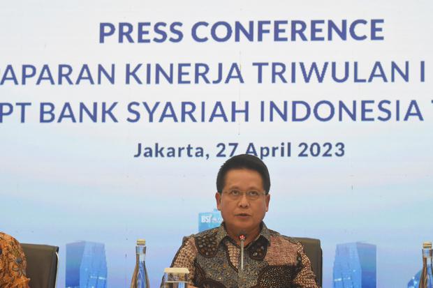 Direktur Utama PT Bank Syariah Indonesia Tbk (BSI) Hery Gunardi menyampaikan paparan kinerja perseroan di Kantor Pusat BSI, Jakarta, Kamis (27/4/2023). PT Bank Syariah Indonesia Tbk (BSI) membukukan kinerja impresif sepanjang triwulan I/2023 dengan perole