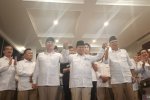 Ketua Umum Partai Gerindra Prabowo Subianto saat mengumumkan Mochamad Iriawan sebagai kader Gerindra di Jakarta, Kamis (27/4). Foto: Antara.