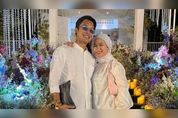 Dicky Difie dan istri