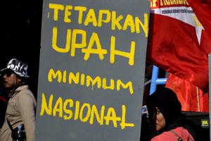 Aksi Hari Buruh Internasional di Makassar