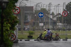 Peringatan Dini Waspada Hujan di Yogyakarta