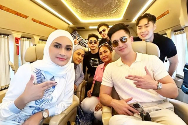 Putri Zulkifli Hasan dan Verrell Bramasta