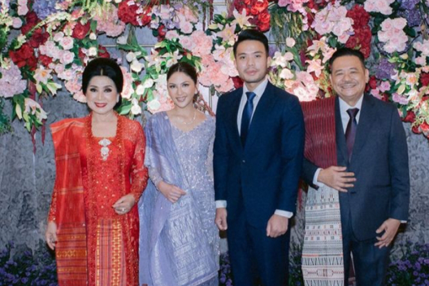 Prosesi Pemberian Marga Jessica Mila