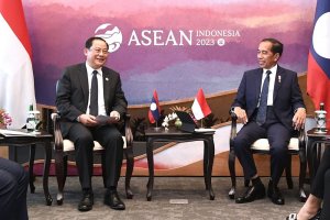 Presiden Jokowi dan PM Laos Sonexay Siphandone tingkatkan kerja sama untuk memberantas perdagangan orang