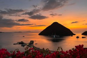 Sunset dari Hotel Ayana Wecicu Komodo, Labuan Bajo