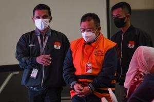 KPK tahan tersangka korupsi proyek fiktif PT Amarta Karya
