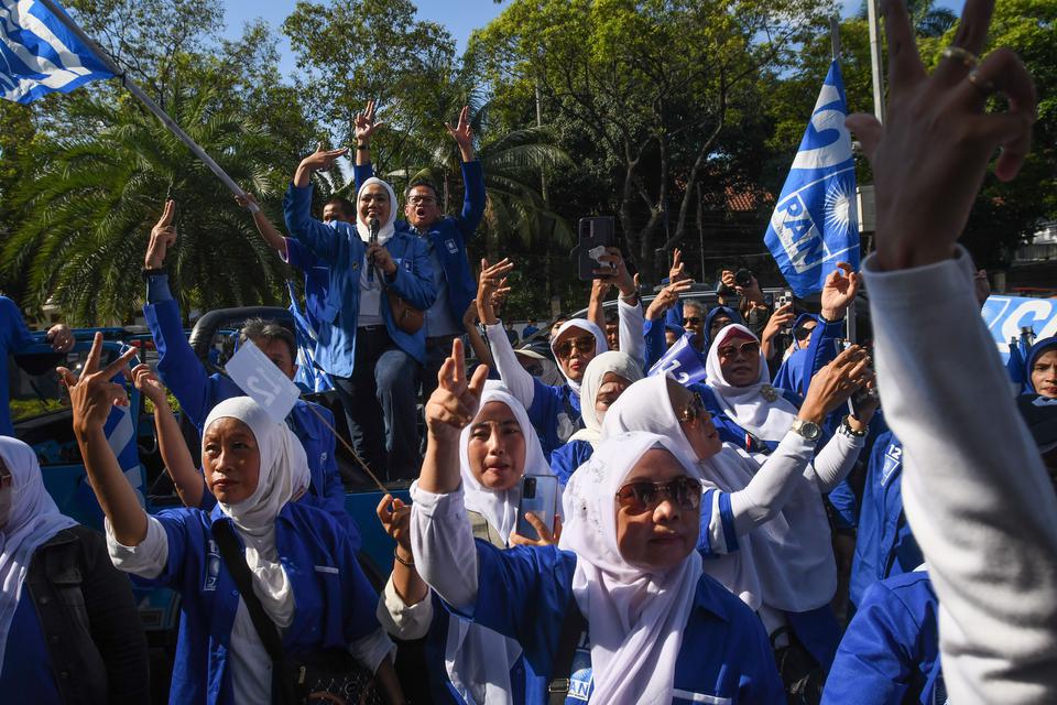 PAN mendaftarkan 580 bakal calon legislatif (caleg) anggota DPR ke KPU. Jeje Govinda juga ikut maju menjadi kader Partai Amanat Nasional (PAN) untuk memperebutkan kursi caleg mewakili Dapil II Jabar DPR. 