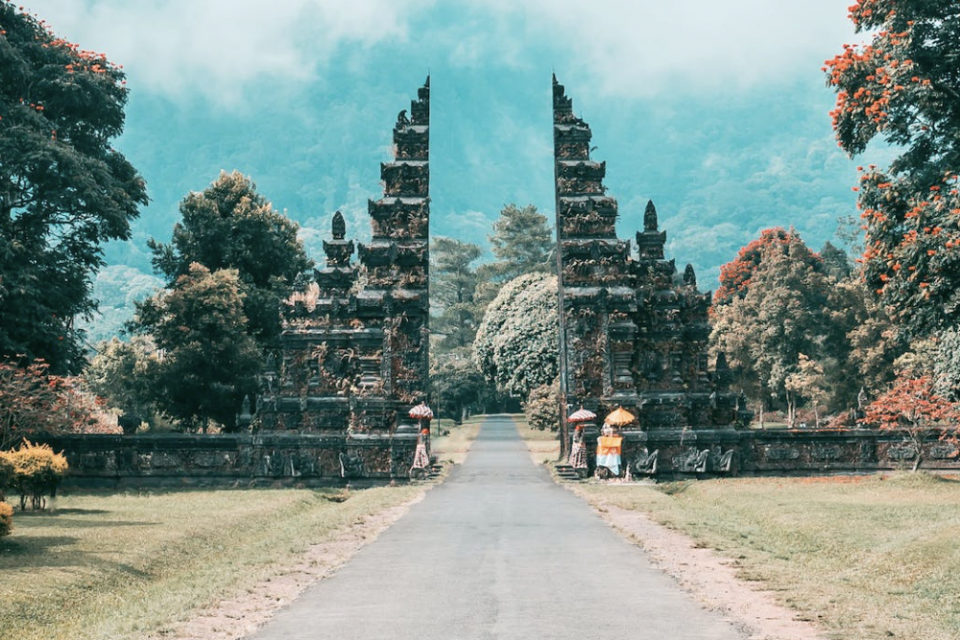 Cerita Mistis Pura di Bali