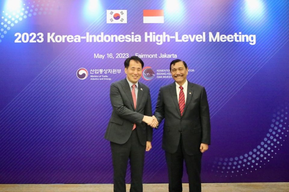 Menteri Koordinator Bidang Kemaritiman dan Investasi, Luhut B. Pandjaitan, bertemu dengan Wakil Menteri Perdagangan, Industri, dan Energi Republik Korea Y. M. Jang Young Jin pada Selasa (9/5).