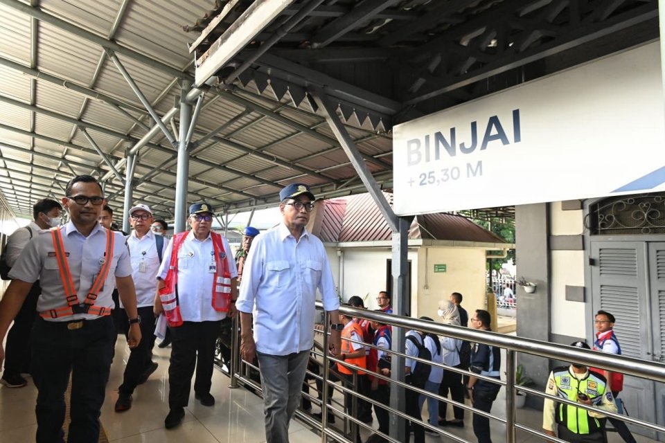 Menteri Perhubungan Budi Karya Sumadi mengunjungi Stasiun Binjai, Binjai, Sumatera Utara, Rabu (17/5/2023).