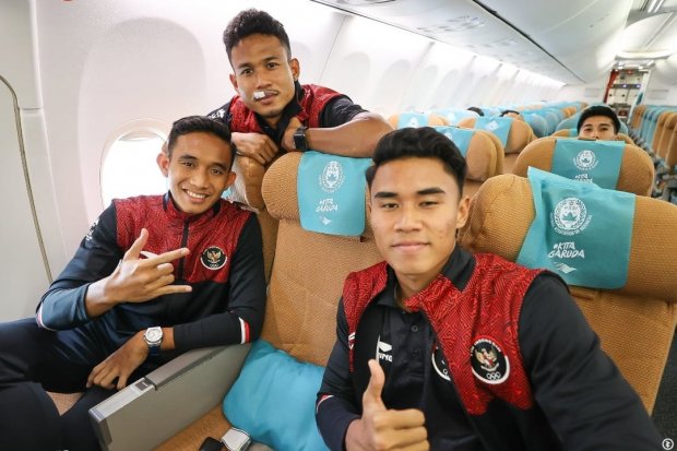 Atlet Sepak Bola Sea Games Indonesia pulang ke tanah air dengan menggunakan pesawat Garuda Indonesia.