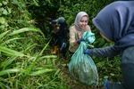 Aksi bersih sungai di Bandung