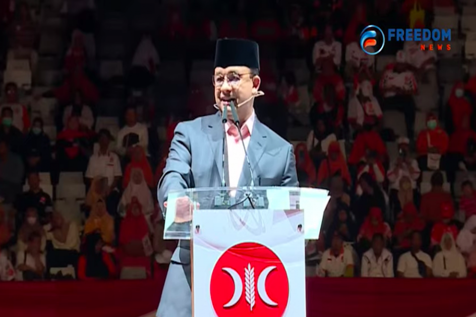 Bakal calon presiden dari koalisi Perubahan untuk Persatuan (KPP) Anies Baswedan dalam acara hari ulang tahun ke-21 Partai Keadilan Sejahtera (PKS) di Istora Senayan, Jakarta, Sabtu (20/5).